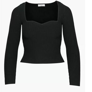 Worn once aritzia sculpt knit long sleeve - size S in black.